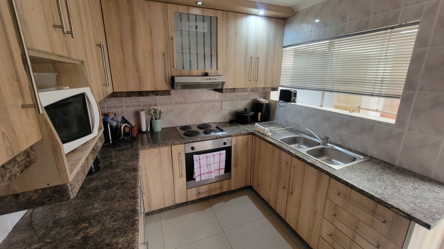 3 Bedroom Property for Sale in Westridge Western Cape